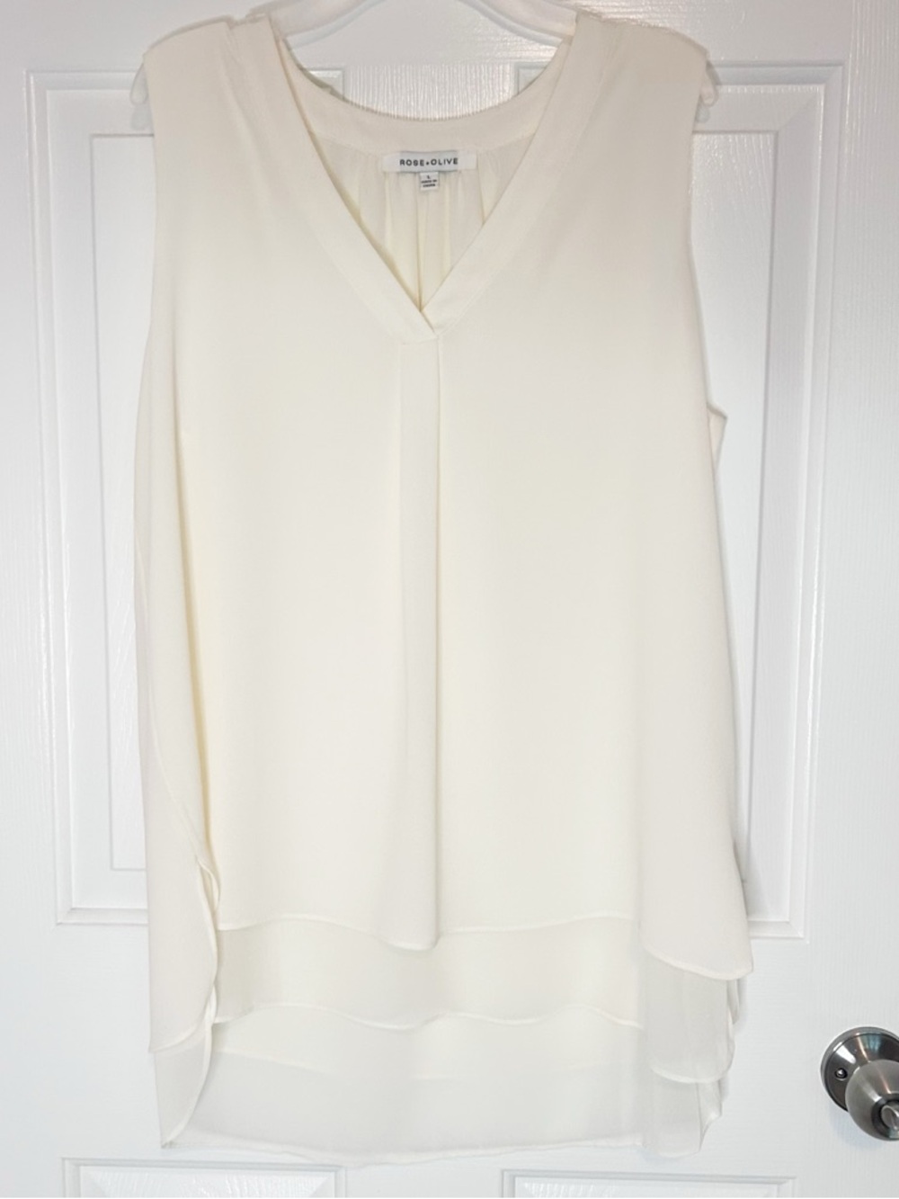 Rose & Olive Ivory Layered V-Neck Sleeveless Camisole